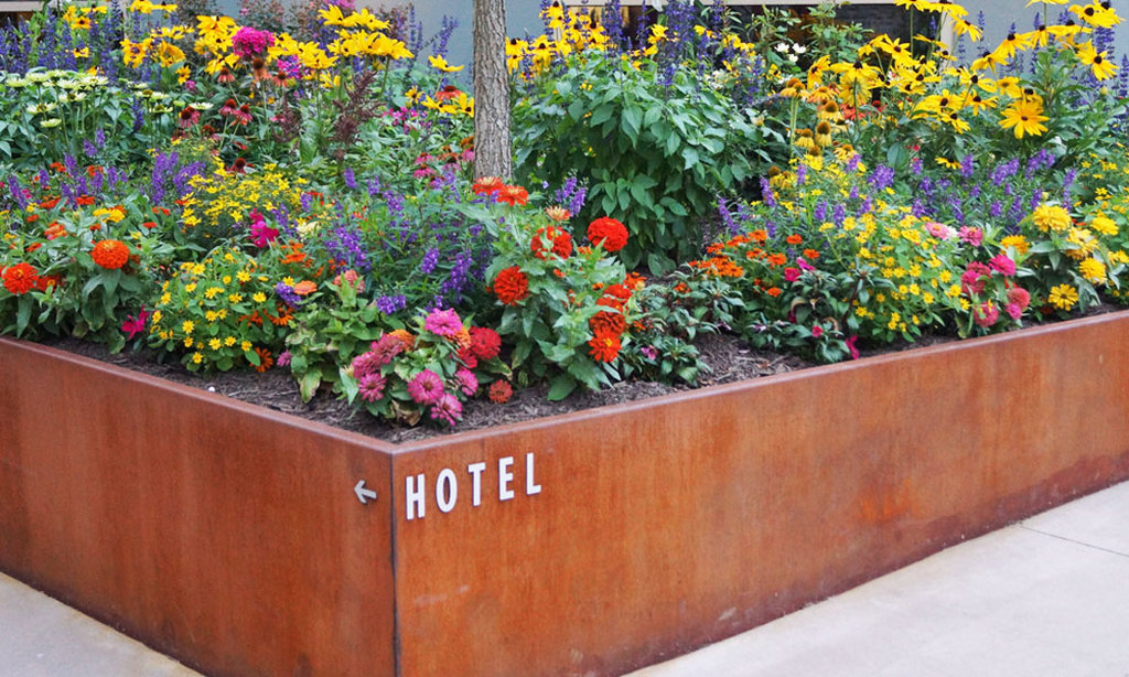 Chestnut Hill Hotel 23/50