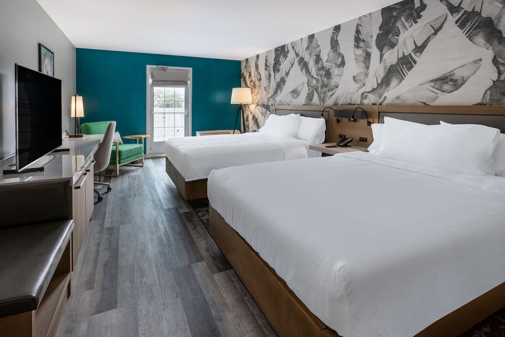 ROOM, 2 QUEEN BEDS, POOL VIEW, BALCONY
