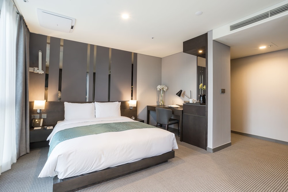Centum Primus Hotel 43/50