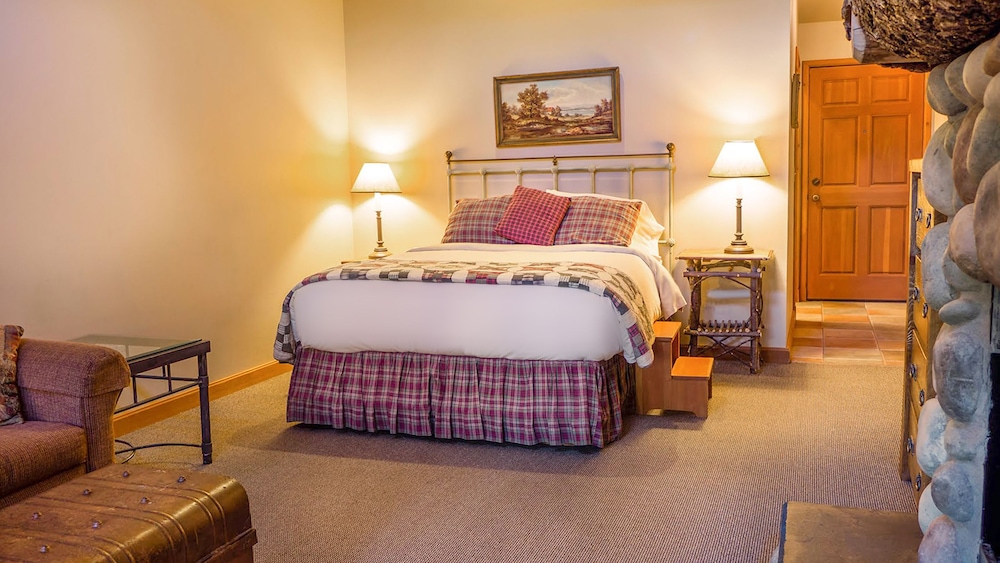 Weasku Inn 7/50