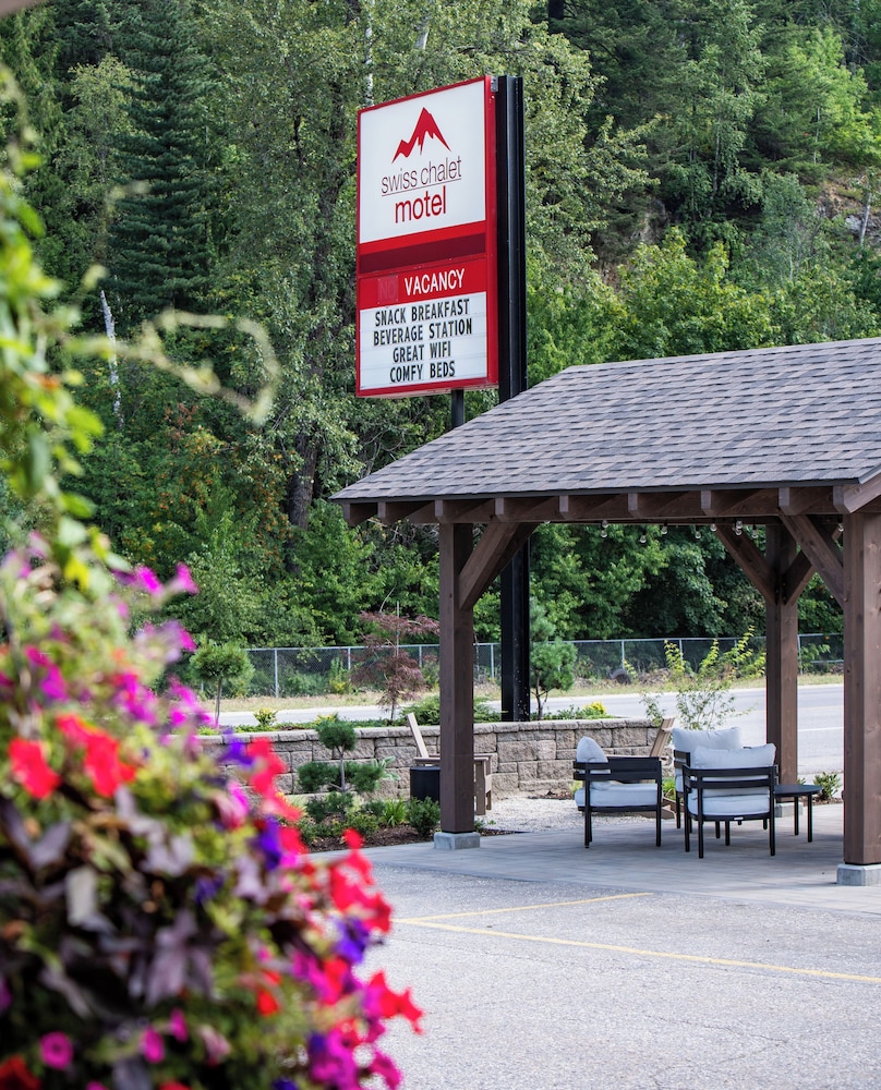 Swiss Chalet Motel 33/43