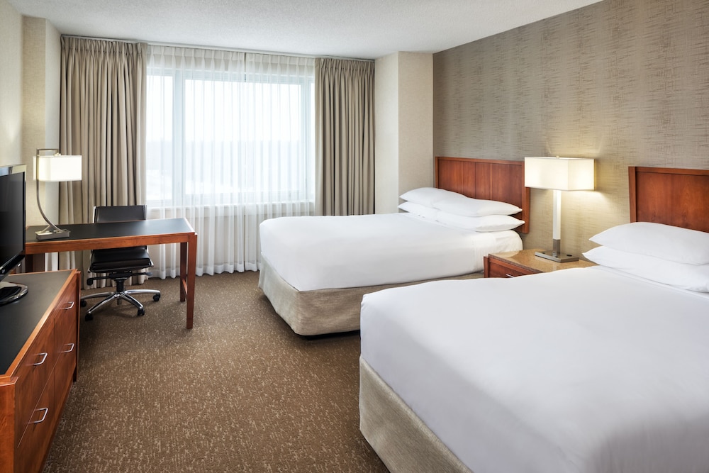 Hyatt Rosemont Near O Hare 13/64