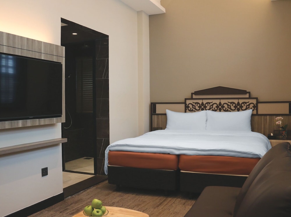Aqueen Prestige Hotel Lavender 10/26