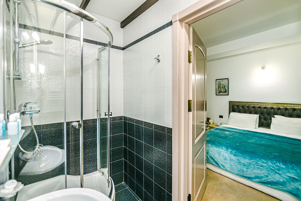 Deniz Inn Boutique Hotel 50/50