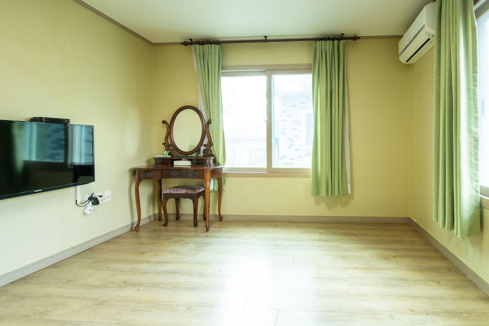 Lionhill Pension 17/26