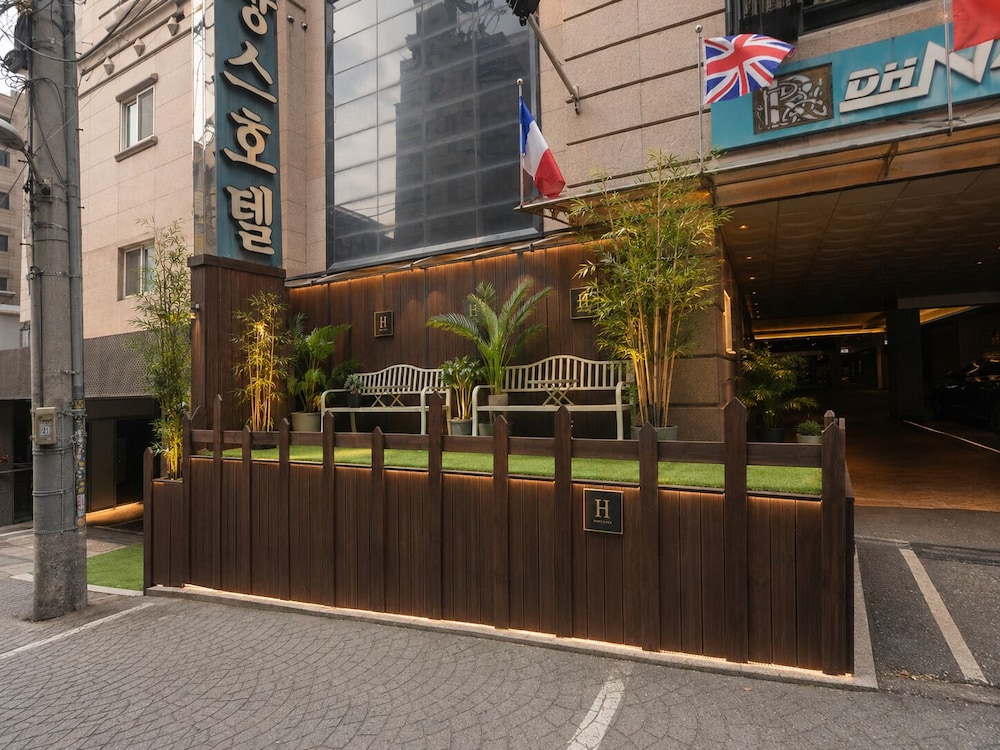 Friendly Dh Naissance Hotel By Mindrum Group 35/48