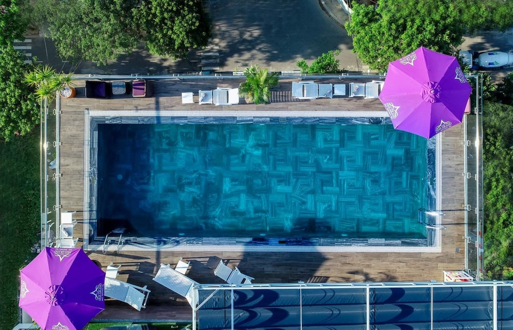 Aria Grand Hotel & Apartments 49/50