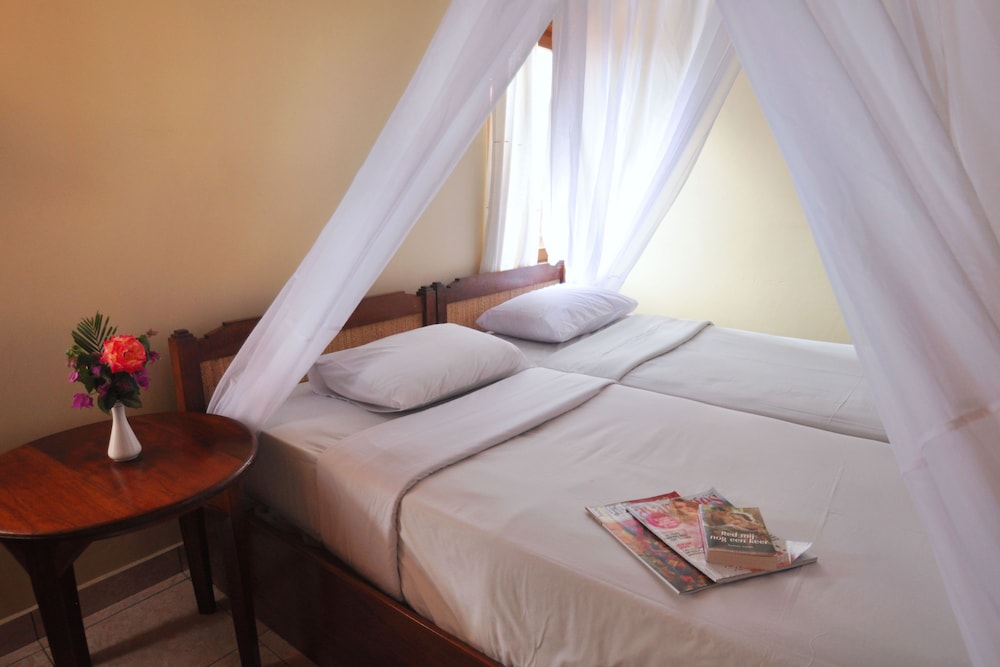 COMFORT, DOUBLE OR TWIN BED, PRIVATE BATHROOM