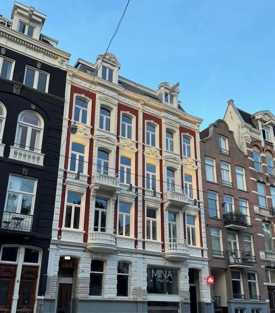 Art Gallery Hotel Bv 3/33