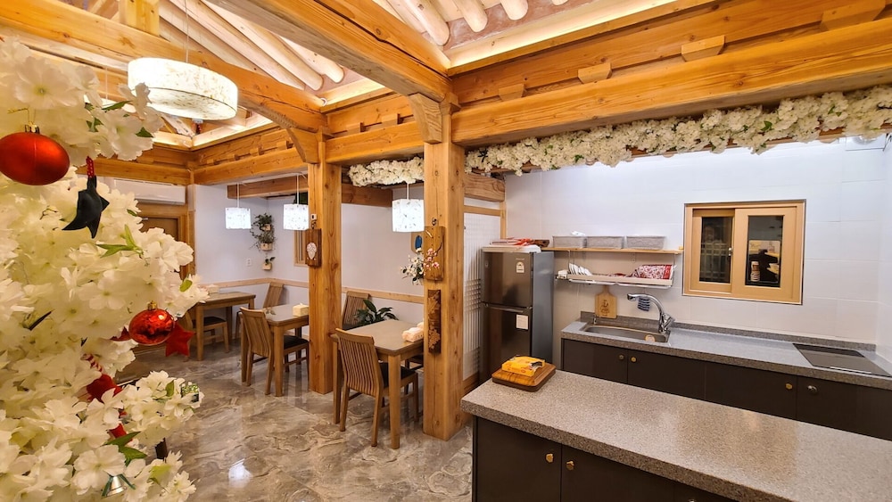 Nadul Hanok 9/50