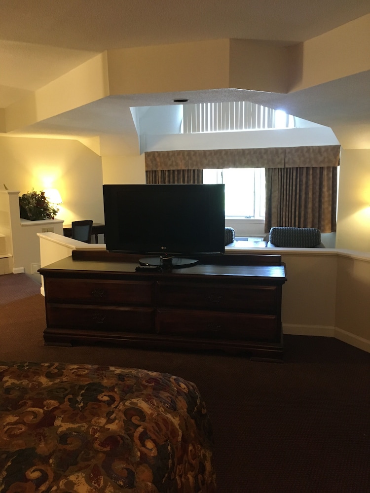 Gold Star Inn Suites 5/40