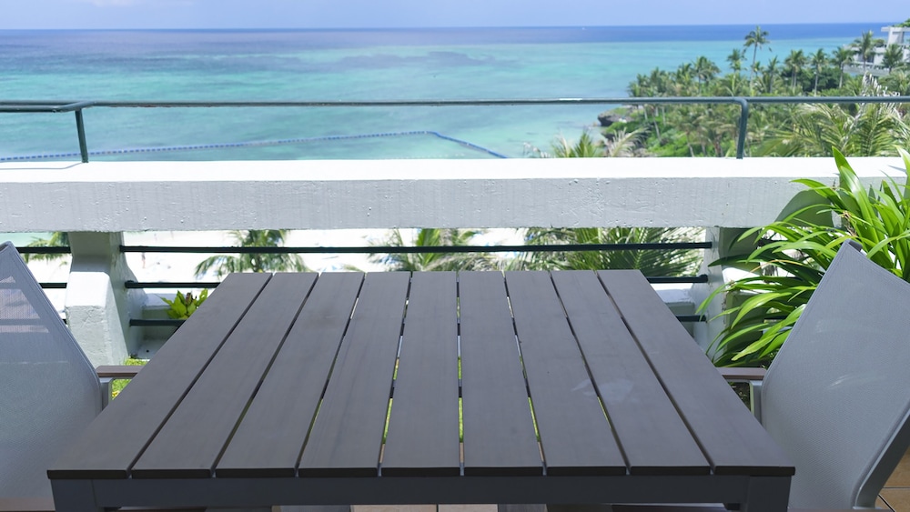 Hotel Moon Beach Okinawa 24/68
