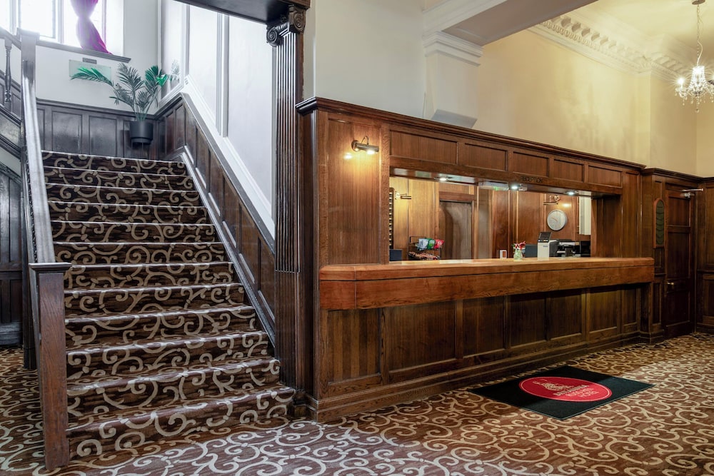 Russ Hill Hotel Gatwick 8/62