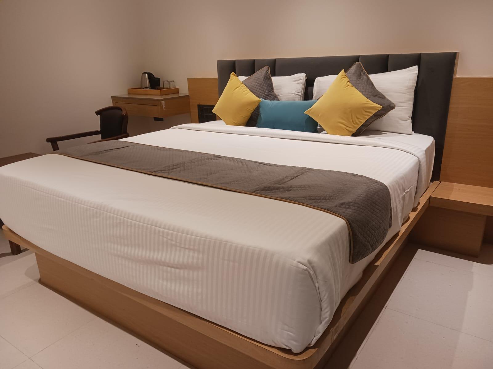 Oyo 4445 Hotel Saishri 30/63