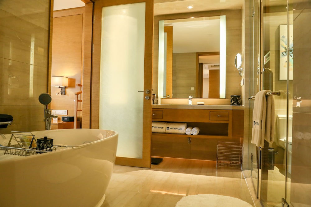 Wyndham Jingzhou 16/40
