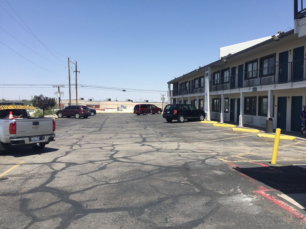 Motel6 El Paso, TX - West 55/66