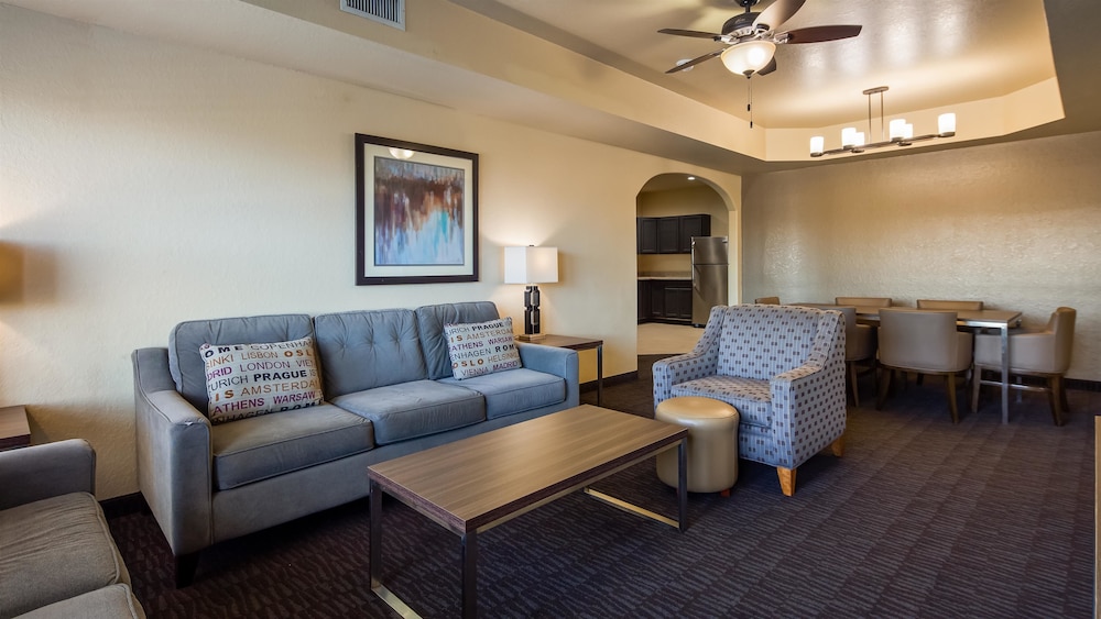Best Western Plus Hill Country Suites 17/35