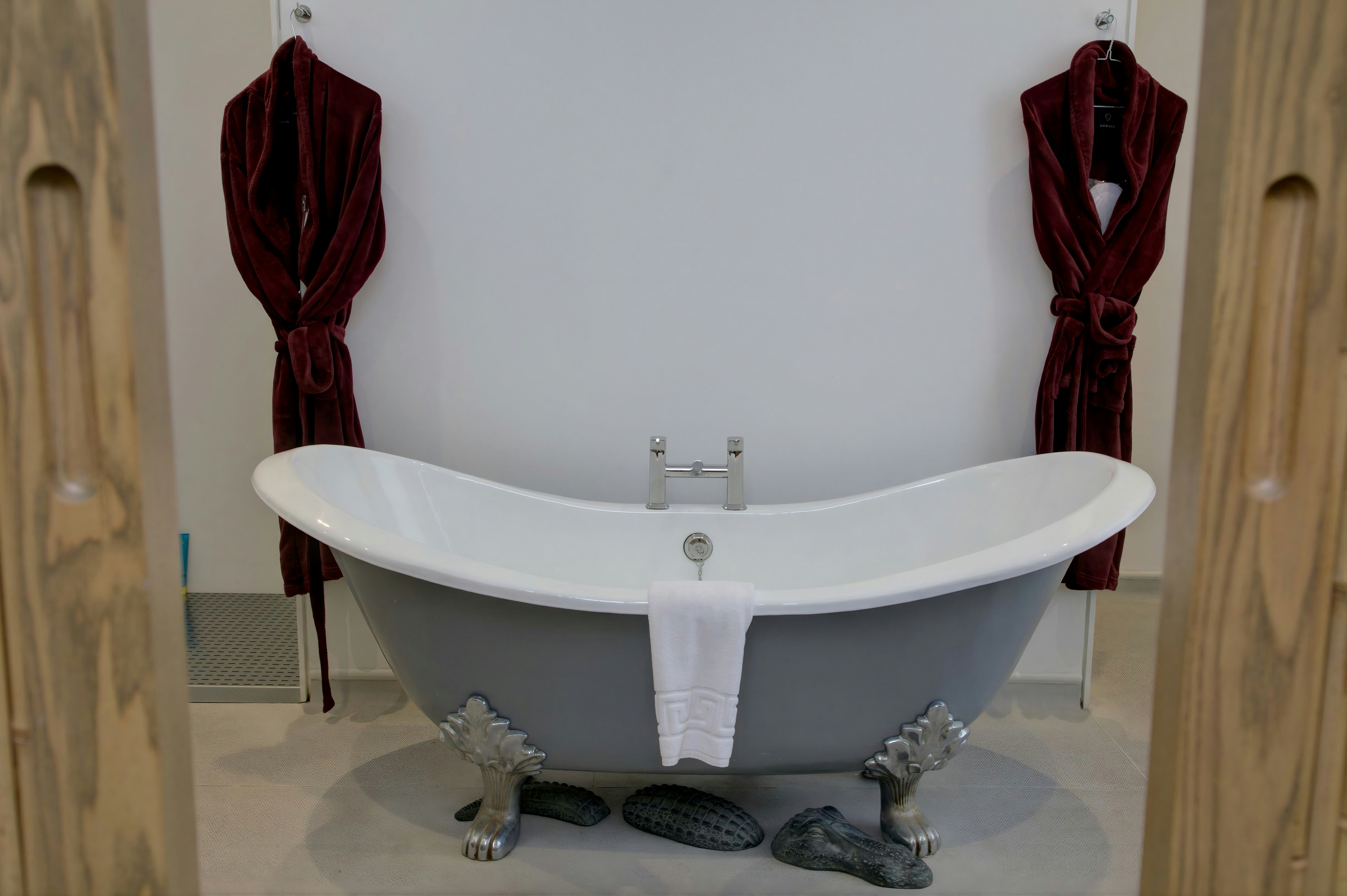 Carmelite Hotel 50/50