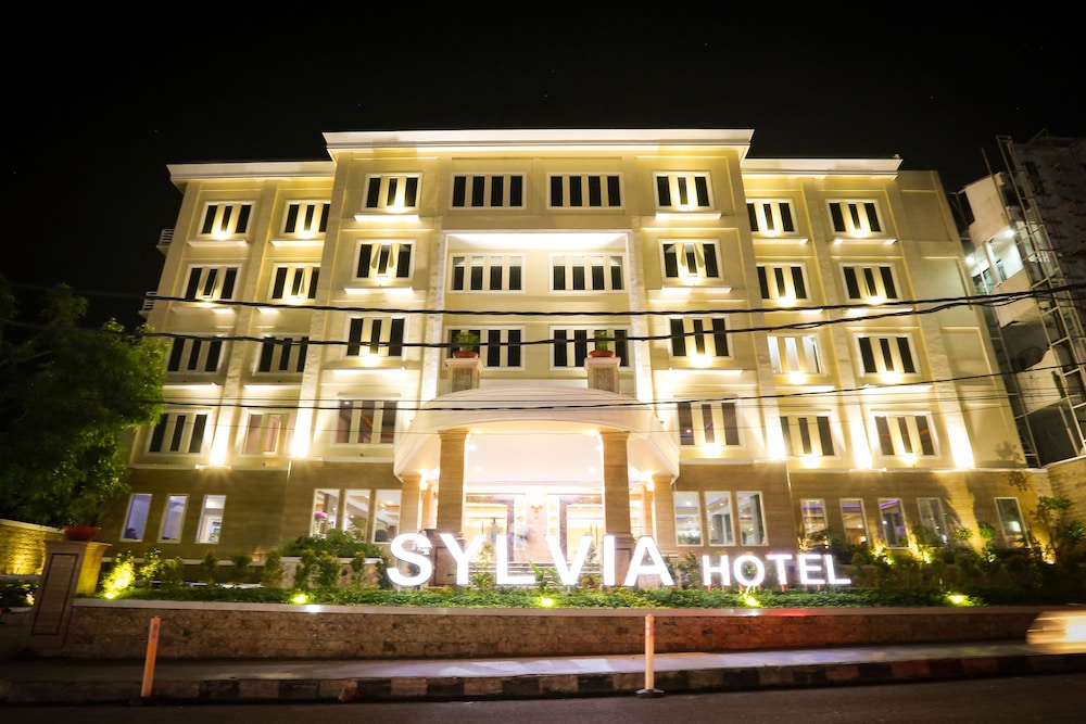 Sylvia Hotel Premier Kupang 2/57