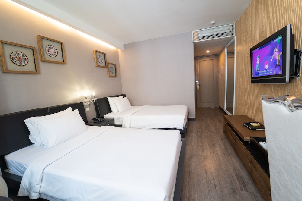 EXECUTIVE, TWIN BEDS, CITY VIEW