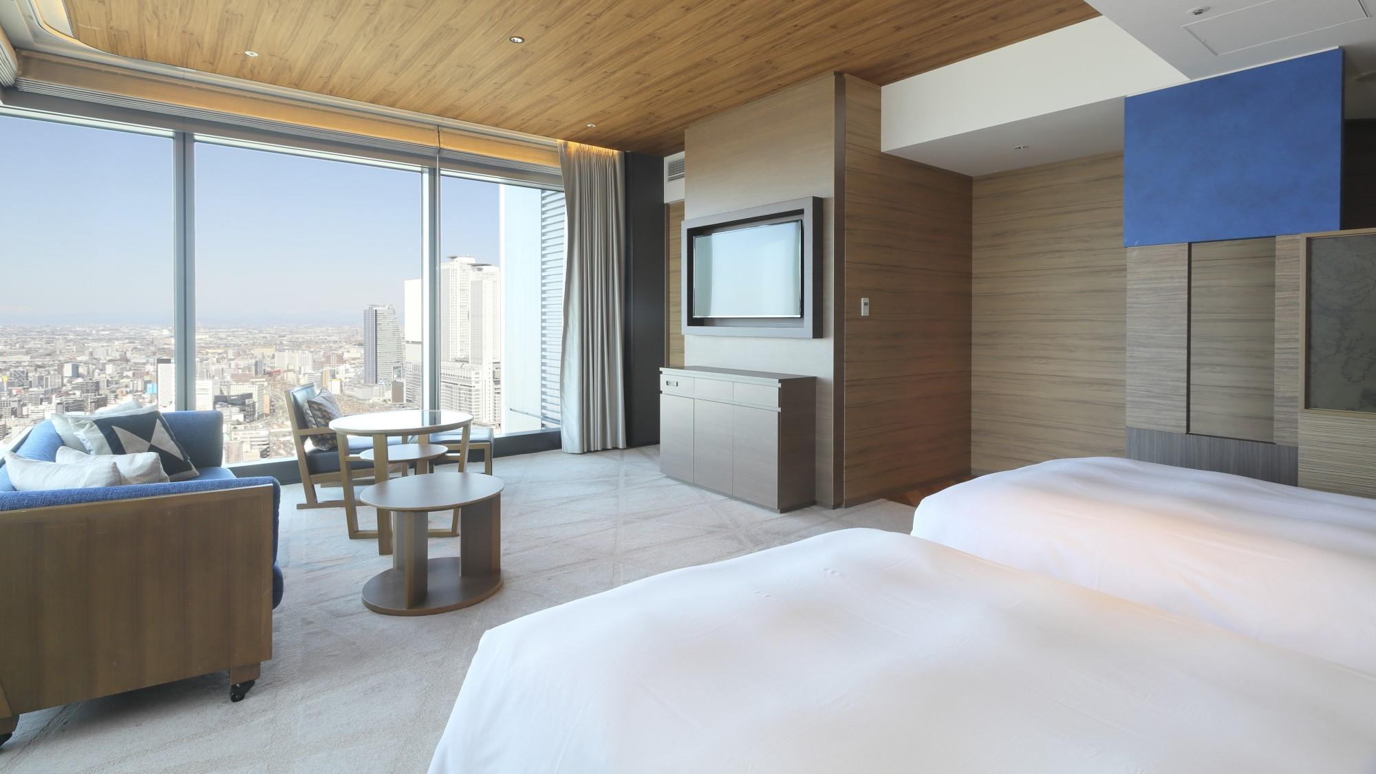 Deluxe, Twin Beds, Station View, Night View, Corner
