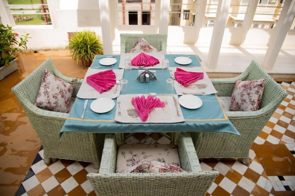 Hotel Amar Kothi 33/46