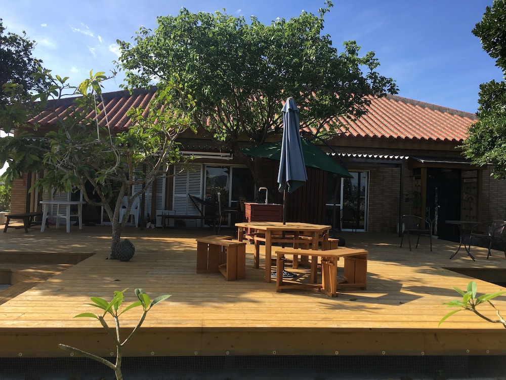 Hali Hali House 7/41