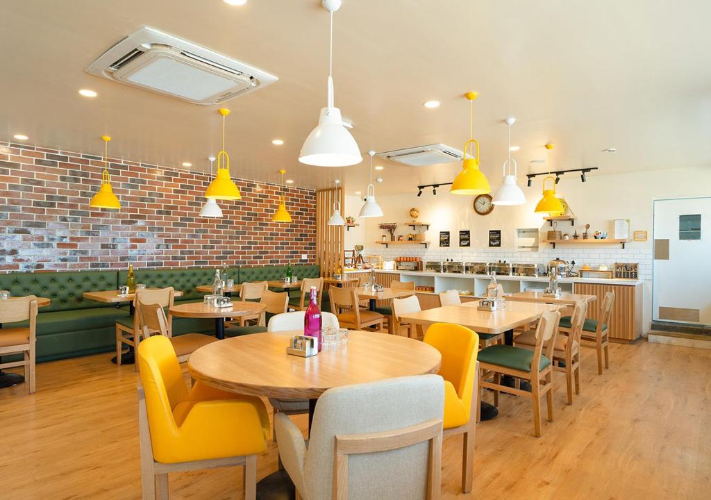 Bloom Hotel - Jayanagar 15/18