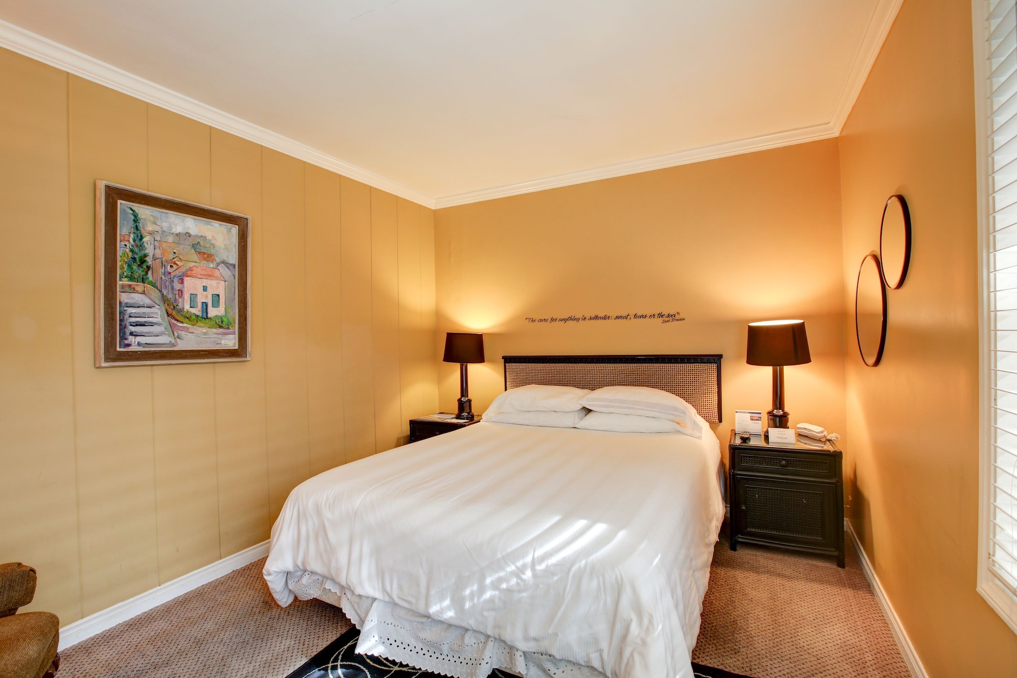 Standard, Queen Bed