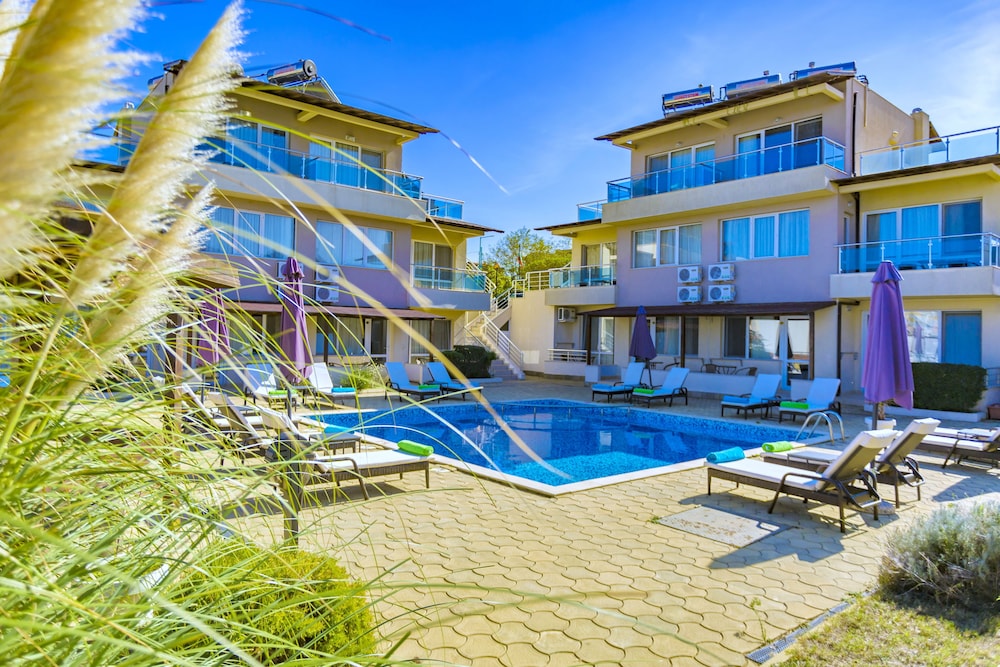 Selena Beach Hotel 63/68