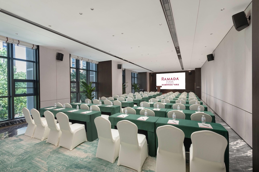 Ramada Plaza By Wyndham Wuhan Hanyang 30/34