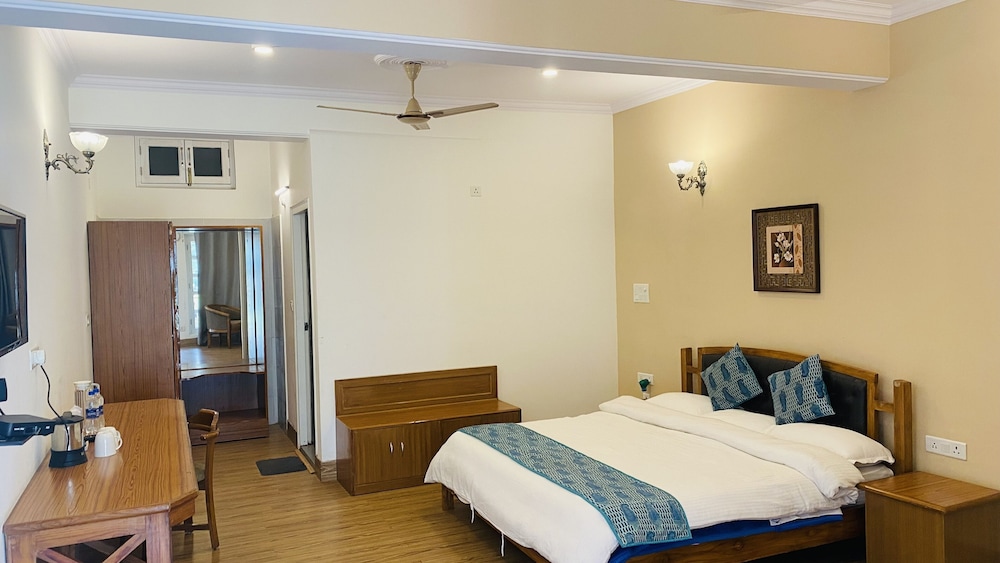 NEELESH INN 12/39