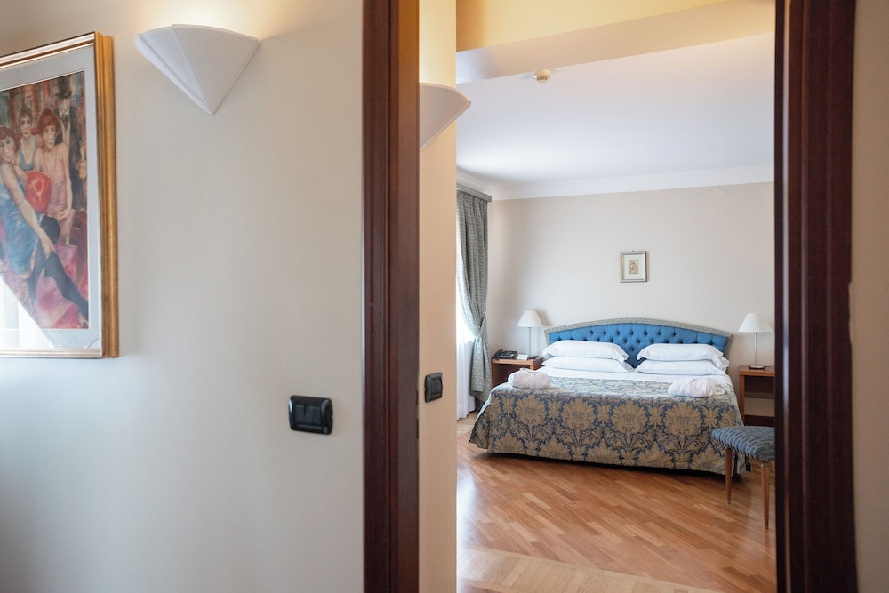 Hotel Nettuno 60/60