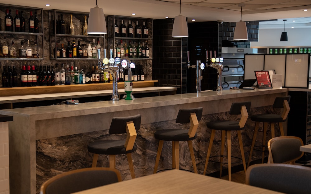 Holiday Inn Express London Stansted Airport 14/33