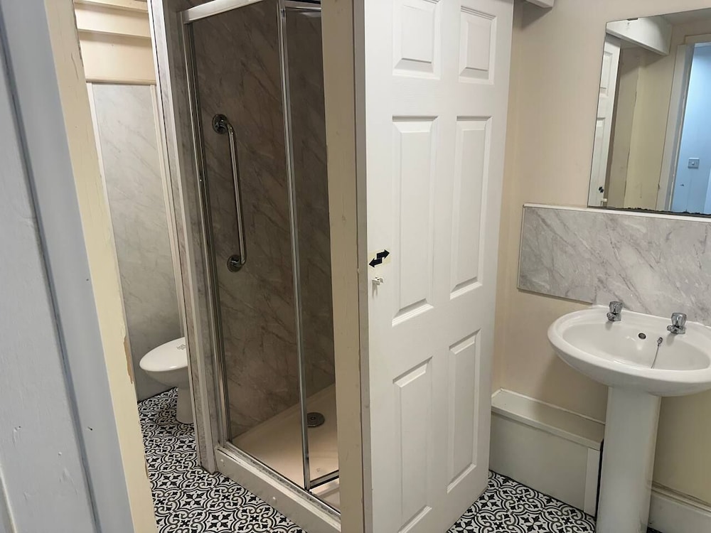 Classic, Basement, Single, Single Bed