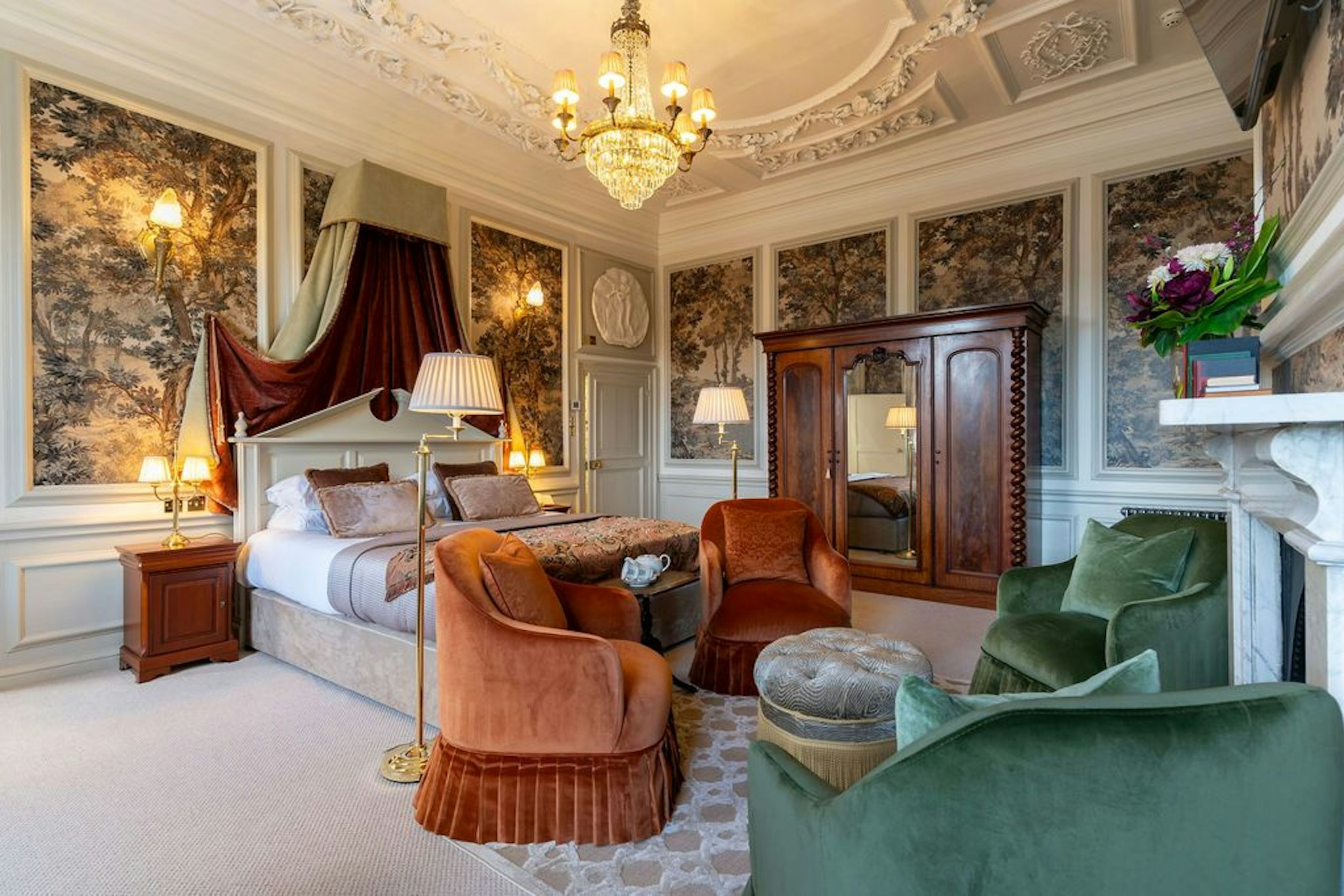 The Royal Hotel 28/40