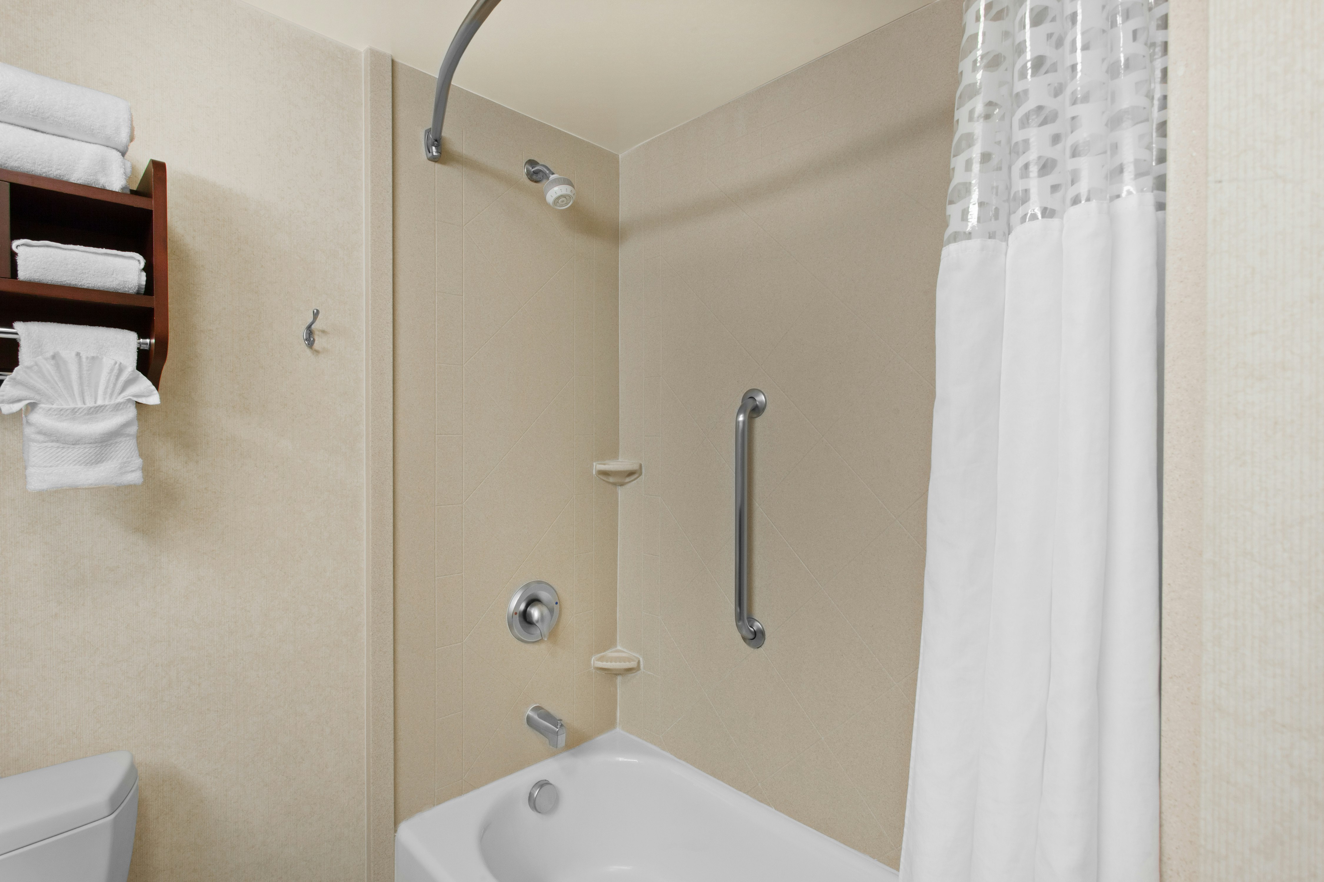 Hampton Inn Suites Oakland Airport 62/63