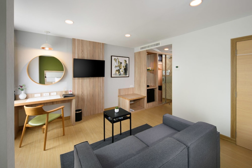 Prime Square Hotel 11/18