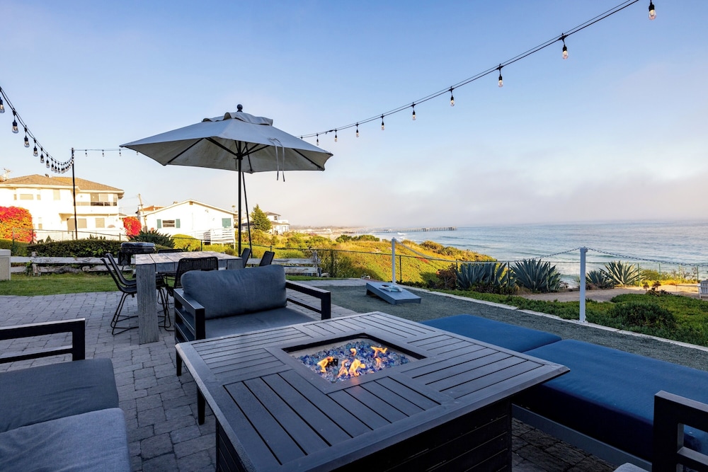 Tides Oceanview Inn & Cottages 39/50