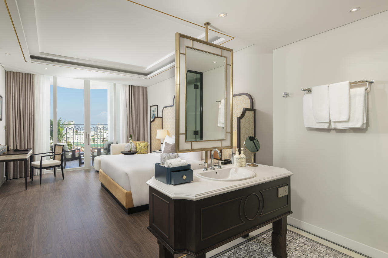 Grand Royal Riverside Hue 25/43