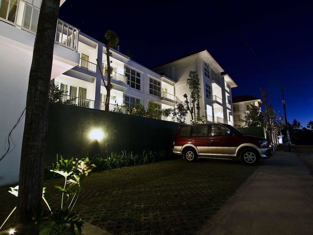 Sunset Residence 3/33