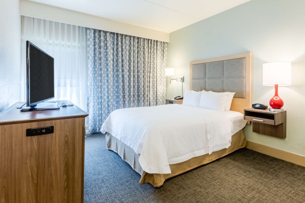 Hampton Inn St. Charles St. Peters 24/60