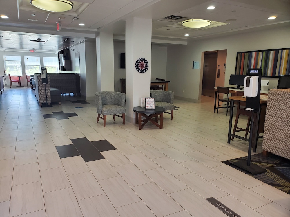 Holiday Inn Express Hotel And Suites Rochester 36/55