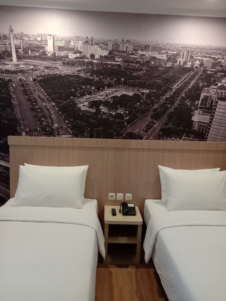 GiiA Sanno Pluit Jakarta 12/22