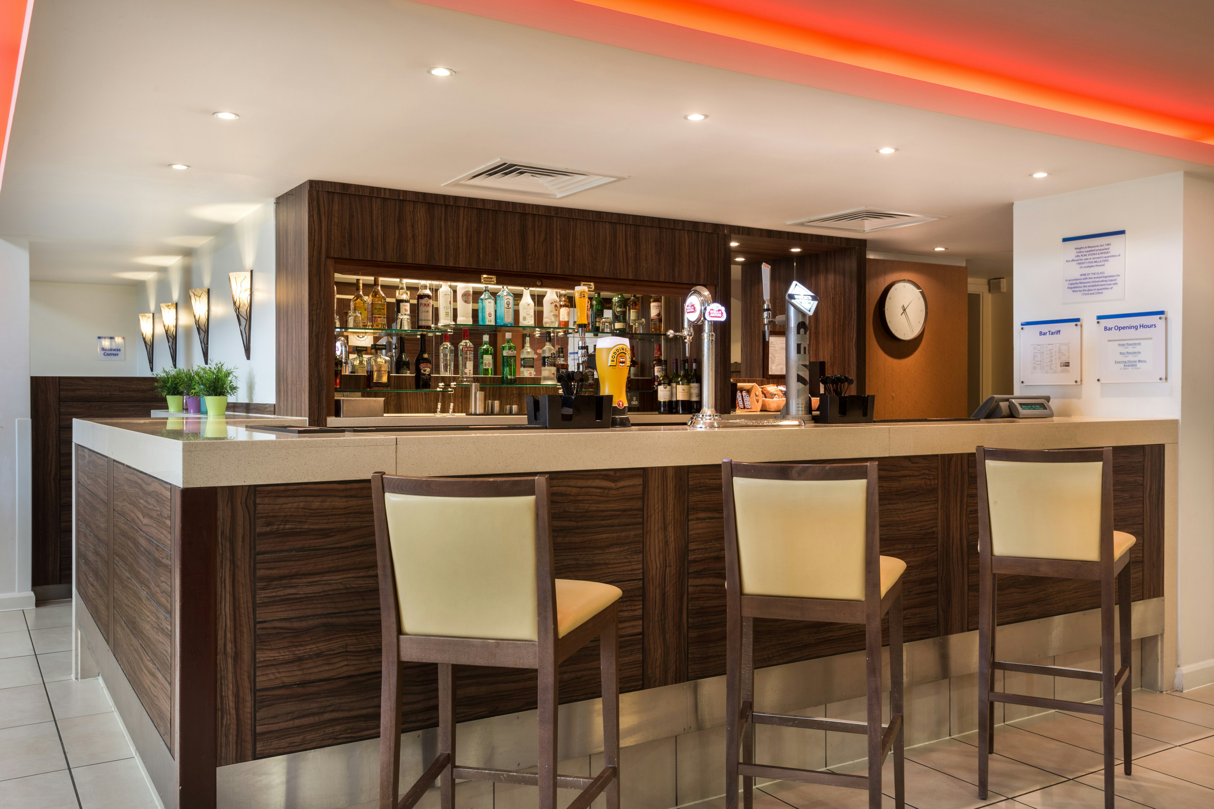 HOLIDAY INN EXPRESS COLCHESTER 21/33
