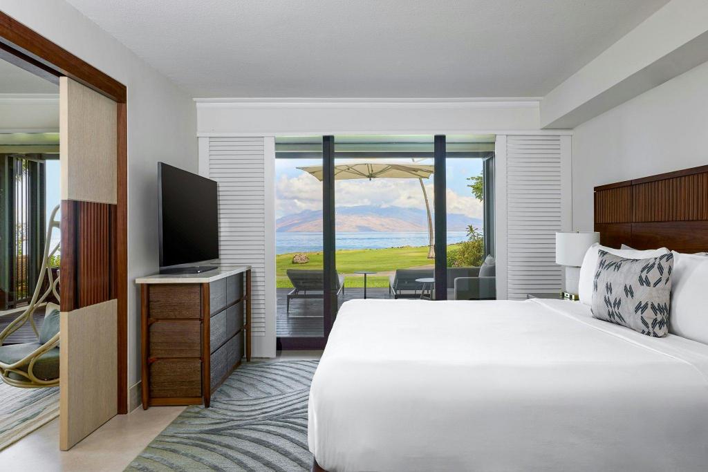 1 Bedroom, Suite, King and Queen Bed, Ocean Front, Sofa, Sun Deck