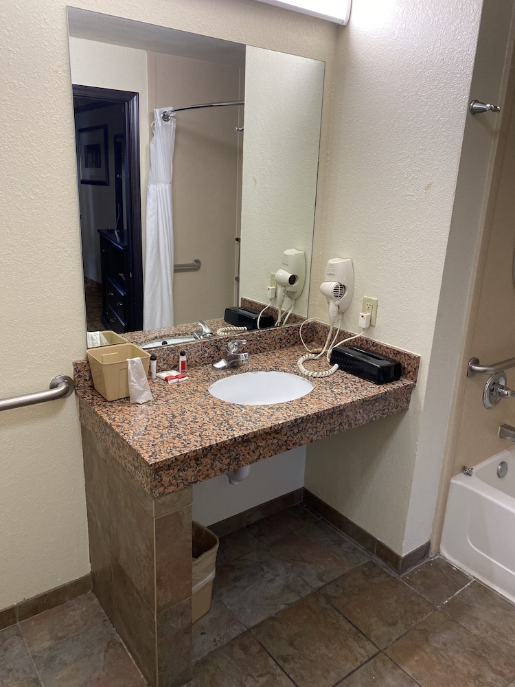 Days Inn by Wyndham Oklahoma City/Moore 24/30