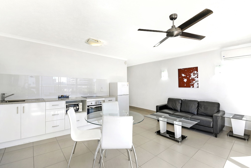 BEST WESTERN BROADBEACH TRAVEL INN APARTMENTS 39/70
