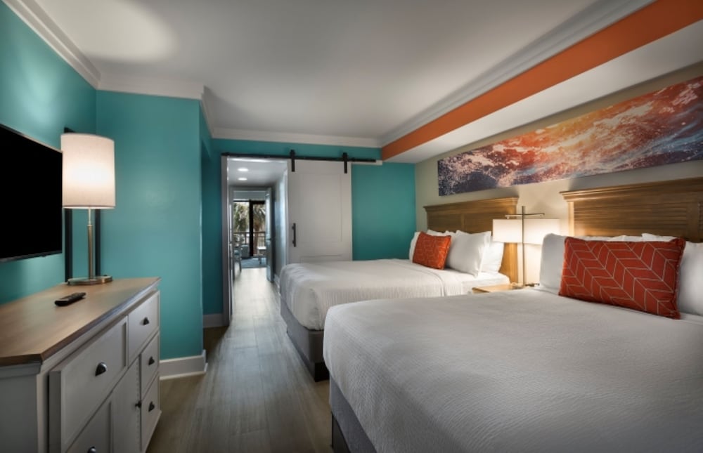 SUITE, 2 QUEEN BEDS, PARTIAL, OCEAN FRONT