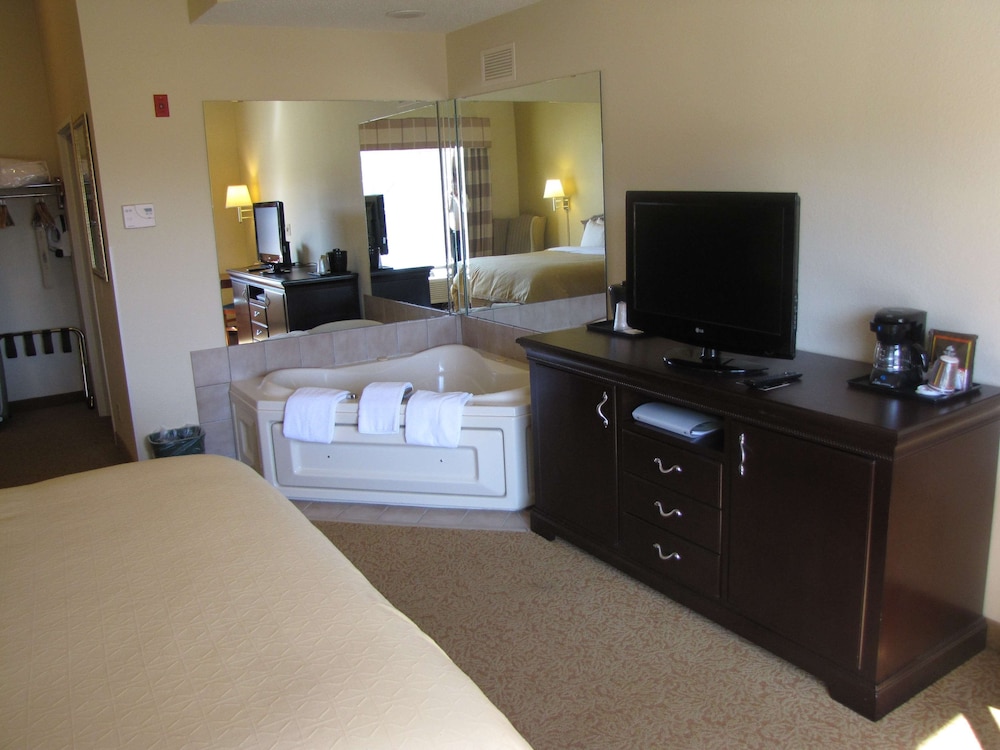 Country Inn Suites By Radisson West Bend Wi 19/58